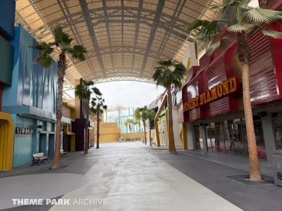 We visit the largest outdoor theme park in the UAE